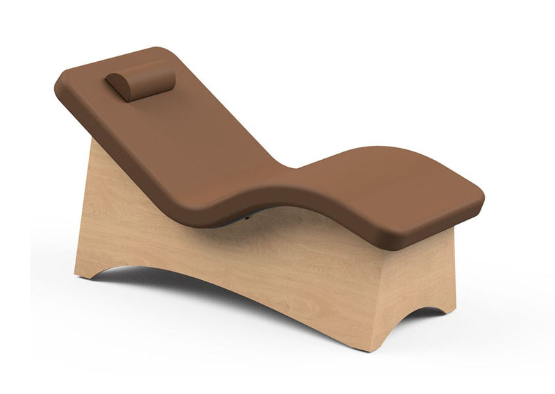 Curva Lounger in Natural Earth finish